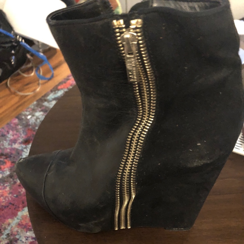 Rachel Roy Black platform boot with gold zipper